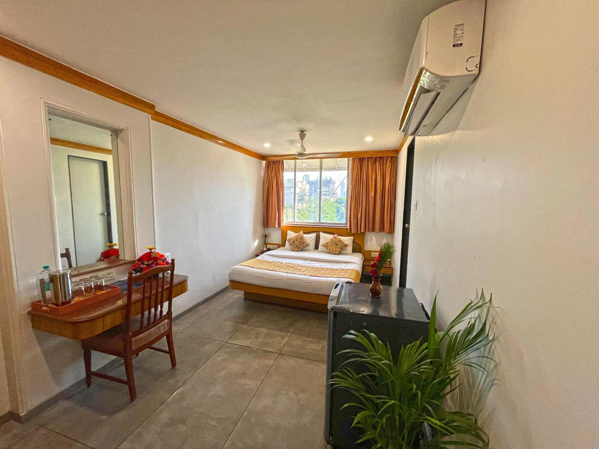 Hotel Parklane Mumbai Exterior photo